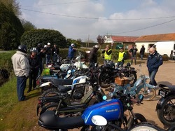  <a style='color: #fff;' href='/uploaded/photo/2e-sortie-moto-mobylette-solex-des-bielles-d-alloeu-5cc1ed498fccd.jpg'>(Télécharger)</a>