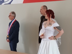  <a style='color: #fff;' href='/uploaded/photo/mariage-de-beatrice-et-dominique-63426d683abca.jpg'>(Télécharger)</a>