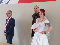  <a style='color: #fff;' href='/uploaded/photo/mariage-de-beatrice-et-dominique-63426d68808fd.jpg'>(Télécharger)</a>