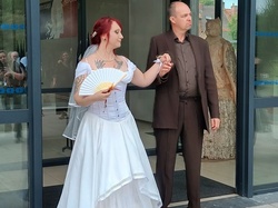  <a style='color: #fff;' href='/uploaded/photo/mariage-de-beatrice-et-dominique-63426d698cff1.jpg'>(Télécharger)</a>