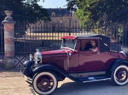  <a style='color: #fff;' href='/uploaded/photo/olivier-et-catherine-en-vacances-avec-leur-ford-goulot-de-dompierre-5d84d362e81dd.jpg'>(Télécharger)</a>